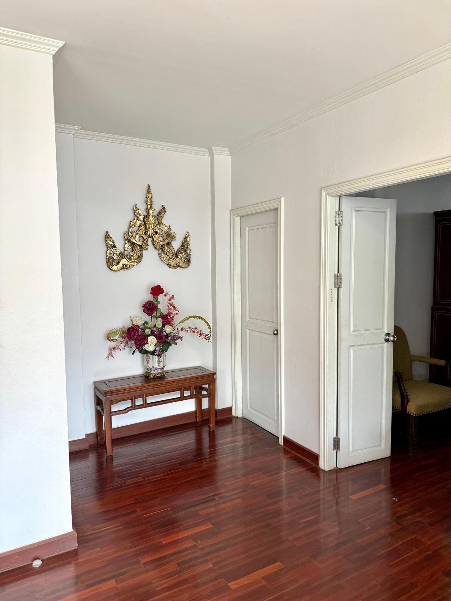Samsen Suites Spacious 2Br Contemporary Thai Style Bangkok Luaran gambar